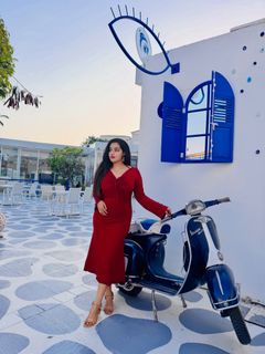 Malavika Menon feet photo 2