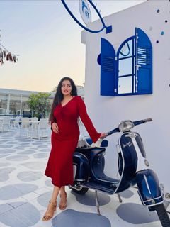 Malavika Menon feet photo 1