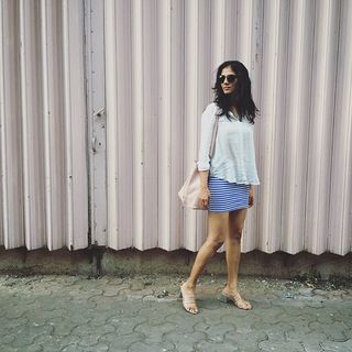 Malavika Mohanan feet photo thumbnail