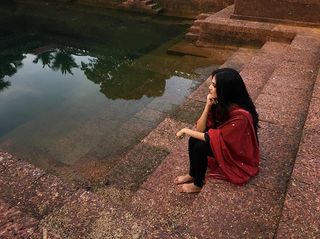 Malavika Mohanan feet photo thumbnail