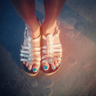 Malavika Mohanan feet photo thumbnail