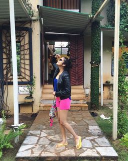 Malavika Mohanan feet photo thumbnail