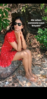 Malavika Mohanan feet photo thumbnail