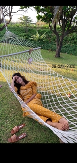 Malavika Mohanan feet photo thumbnail