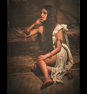 Malavika Mohanan feet photo thumbnail