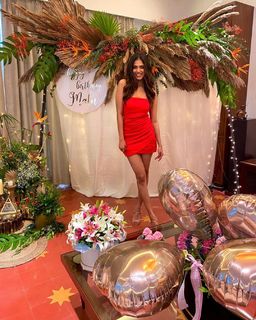 Malavika Mohanan feet photo thumbnail