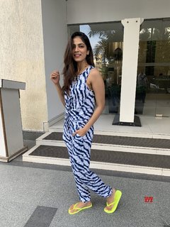 Malavika Mohanan feet photo thumbnail