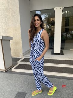 Malavika Mohanan feet photo thumbnail