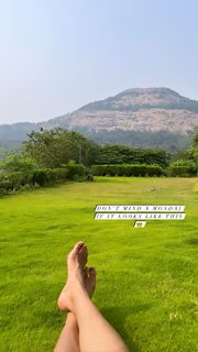 Malavika Mohanan feet photo thumbnail