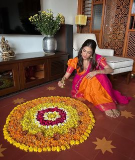 Malavika Mohanan feet photo thumbnail