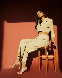 Malavika Mohanan feet photo thumbnail