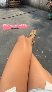 Malavika Mohanan feet photo thumbnail