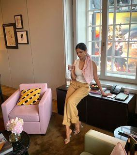 Malavika Mohanan feet photo thumbnail