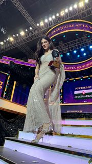 Malavika Mohanan feet photo thumbnail