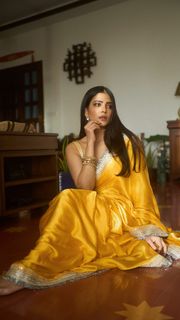 Malavika Mohanan feet photo thumbnail
