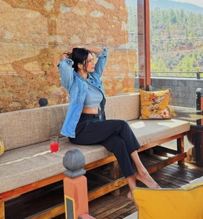 Malavika Mohanan feet photo thumbnail