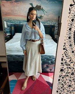 Malavika Mohanan feet photo thumbnail