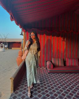 Malavika Mohanan feet photo thumbnail