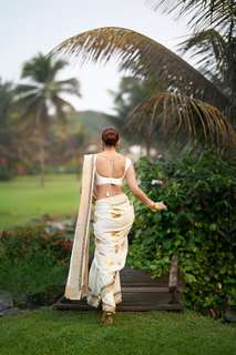 Malavika Mohanan feet photo thumbnail