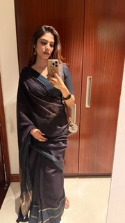 Malavika Mohanan feet photo thumbnail