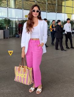 Malavika Mohanan feet photo thumbnail