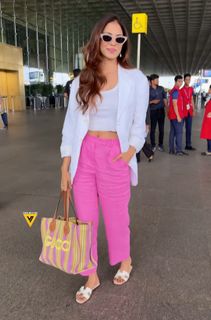 Malavika Mohanan feet photo thumbnail