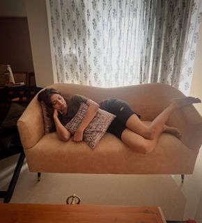 Malavika Mohanan feet photo thumbnail