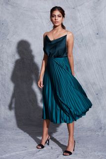 Malavika Mohanan feet photo thumbnail