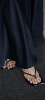 Malavika Mohanan feet photo 12