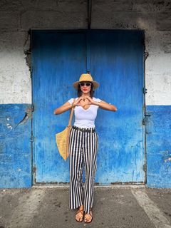 Malavika Mohanan feet photo 15