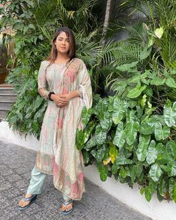 Malavika Wales feet photo 2