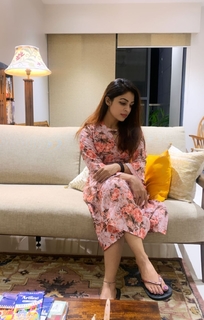 Malavika Wales feet photo 12