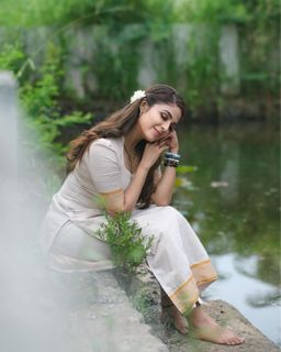 Malavika Wales feet photo 9