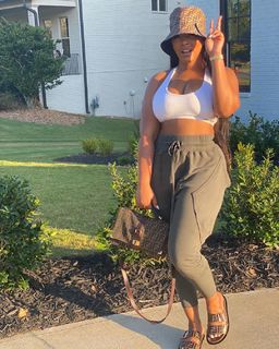 Malaysia Pargo feet photo 5