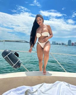 Malaysia Pargo feet photo 5