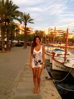 Malena Costa feet photo thumbnail