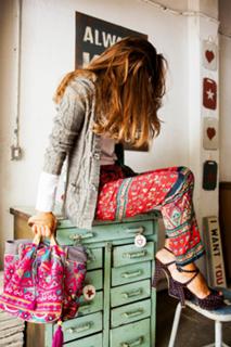 Malena Costa feet photo thumbnail