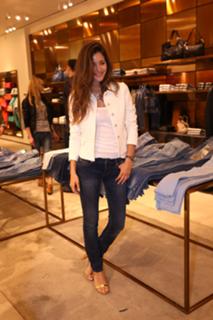 Malena Costa feet photo thumbnail