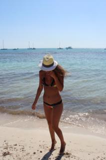 Malena Costa feet photo thumbnail