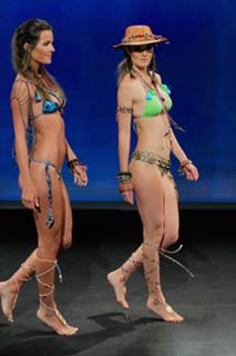 Malena Costa feet photo thumbnail