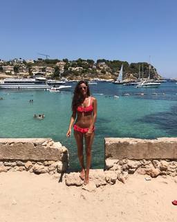 Malena Costa feet photo thumbnail