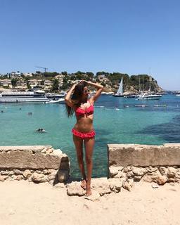 Malena Costa feet photo thumbnail