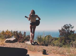 Malena Costa feet photo thumbnail