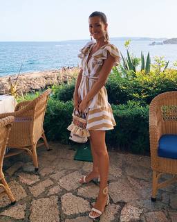 Malena Costa feet photo thumbnail