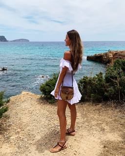 Malena Costa feet photo thumbnail