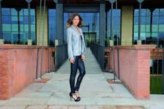 Malena Costa feet photo thumbnail