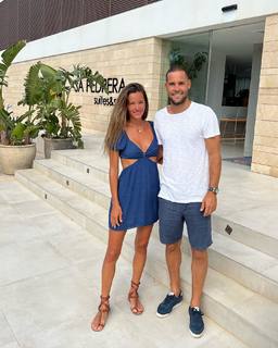 Malena Costa feet photo thumbnail