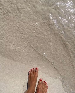 Malena Costa feet photo thumbnail
