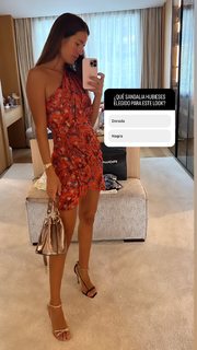 Malena Costa feet photo thumbnail