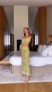 Malena Costa feet photo thumbnail